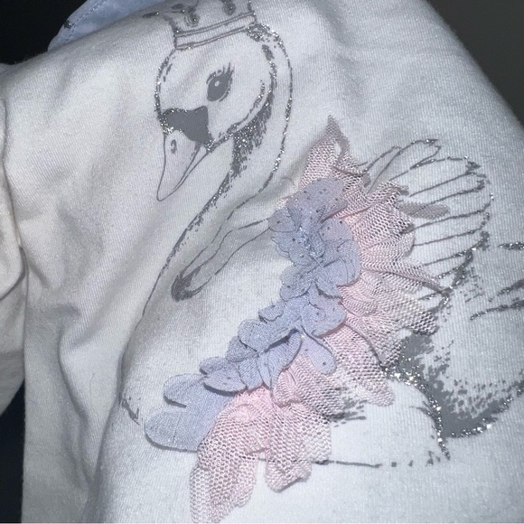 3/$25 🍄 Dylan & Abby Baby Girl Swan Princess Ruffled Shirt Size 0-3 Months - Picture 3 of 11